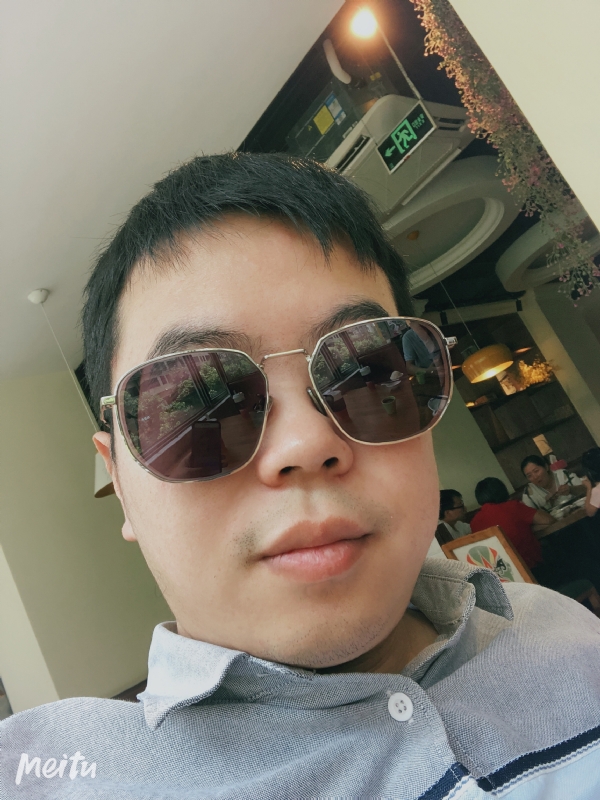 月台等路人的第一张照片--南安征婚网